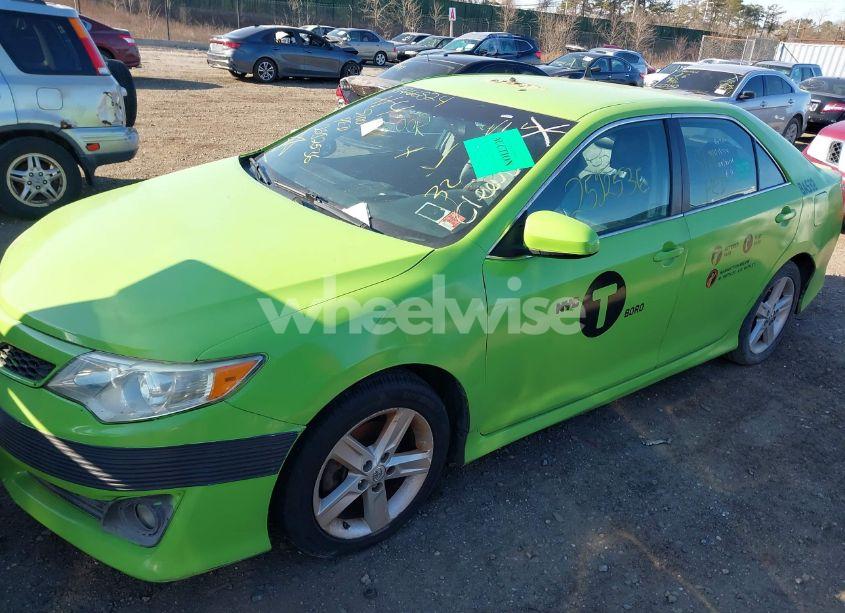 Photo 13 of 2014 Toyota Camry SE (VIN 4T1BF1FK7EU309532)