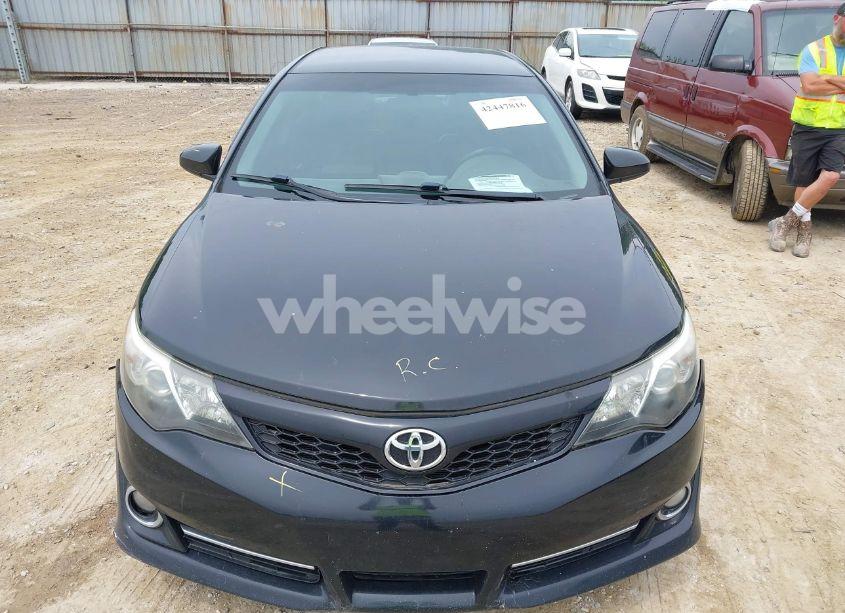 Photo 13 of 2014 Toyota Camry SE (VIN 4T1BF1FK7EU309742)