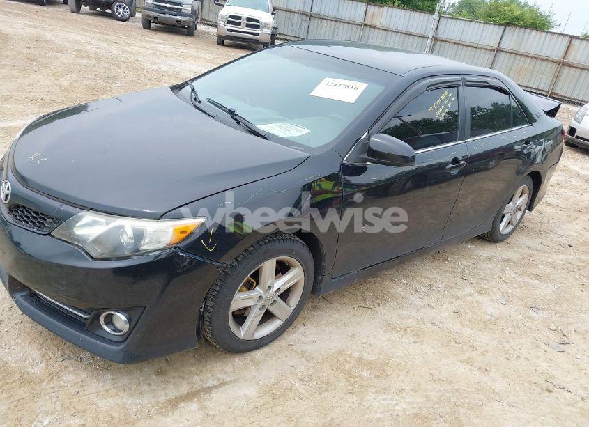 Photo 2 of 2014 Toyota Camry SE (VIN 4T1BF1FK7EU309742)