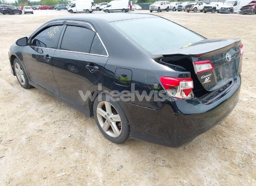 Photo 3 of 2014 Toyota Camry SE (VIN 4T1BF1FK7EU309742)
