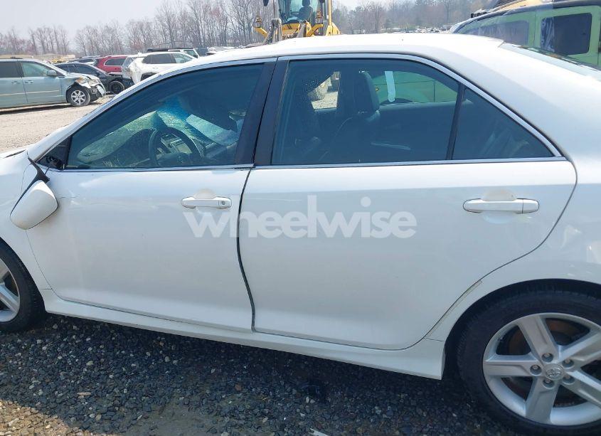 Photo 14 of 2014 Toyota Camry SE (VIN 4T1BF1FK7EU317016)