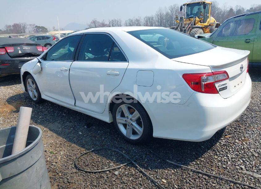 Photo 3 of 2014 Toyota Camry SE (VIN 4T1BF1FK7EU317016)