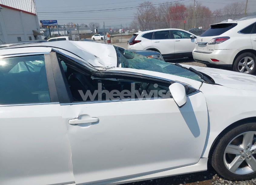 Photo 6 of 2014 Toyota Camry SE (VIN 4T1BF1FK7EU317016)