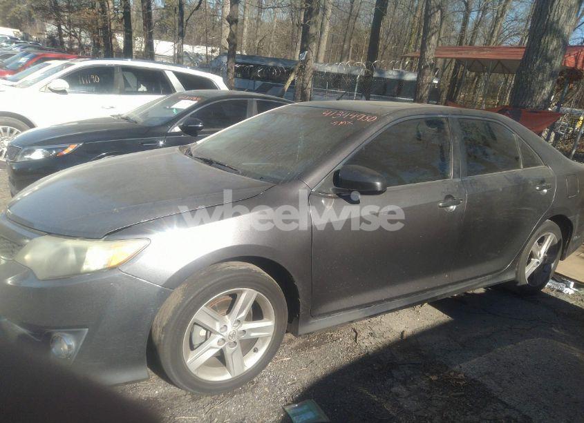 Photo 13 of 2014 Toyota Camry SE (VIN 4T1BF1FK7EU322295)