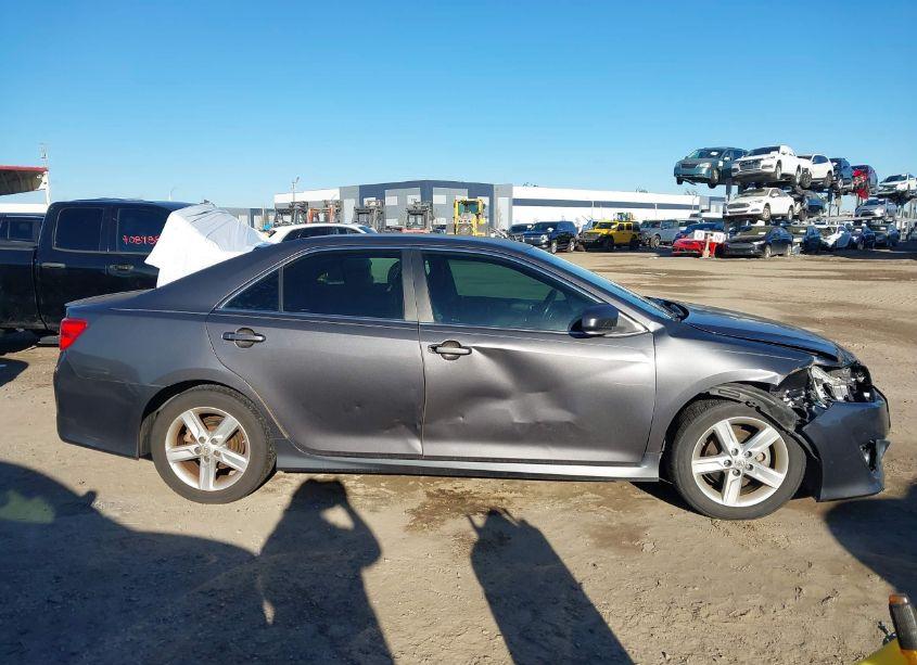 Photo 13 of 2014 Toyota Camry SE (VIN 4T1BF1FK7EU323088)