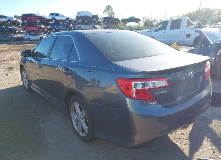 Photo 3 of 2014 Toyota Camry SE (VIN 4T1BF1FK7EU323088)