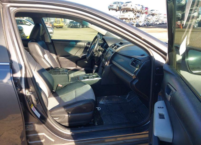 Photo 5 of 2014 Toyota Camry SE (VIN 4T1BF1FK7EU323088)