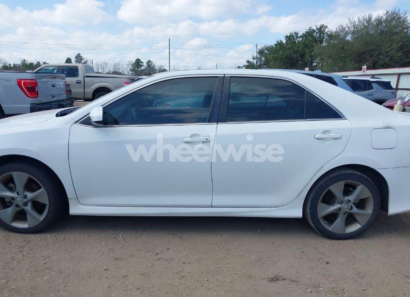 Photo 14 of 2014 Toyota Camry SE SPORT (VIN 4T1BF1FK7EU324063)