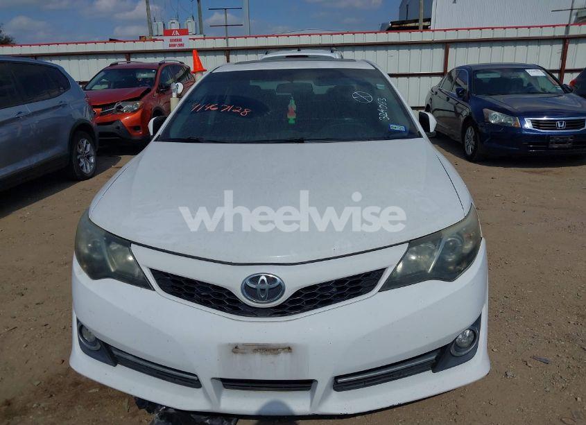 Photo 6 of 2014 Toyota Camry SE SPORT (VIN 4T1BF1FK7EU324063)