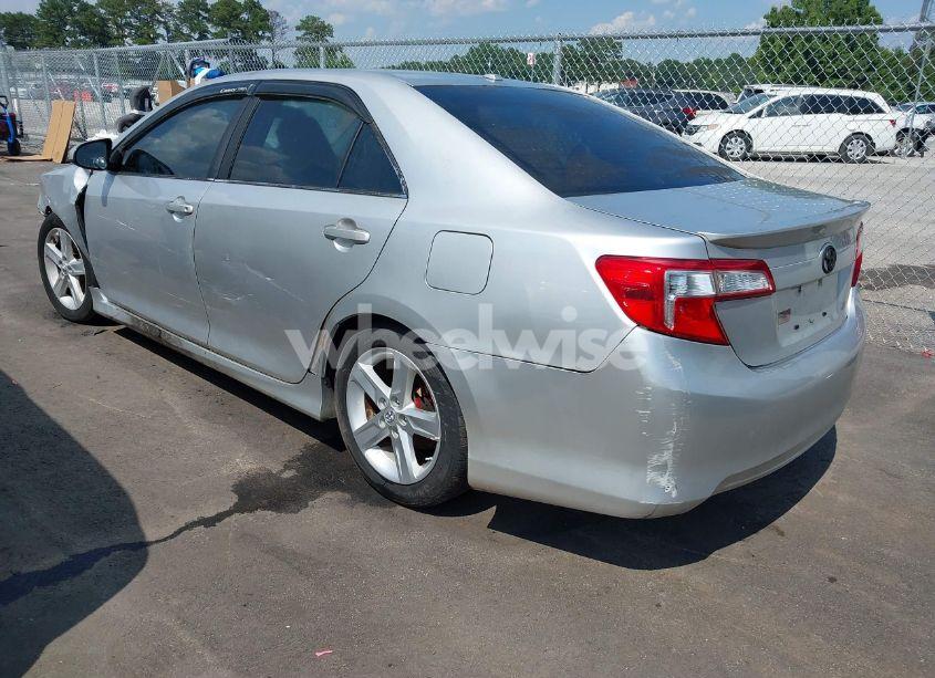 Photo 3 of 2014 Toyota Camry SE (VIN 4T1BF1FK7EU333782)