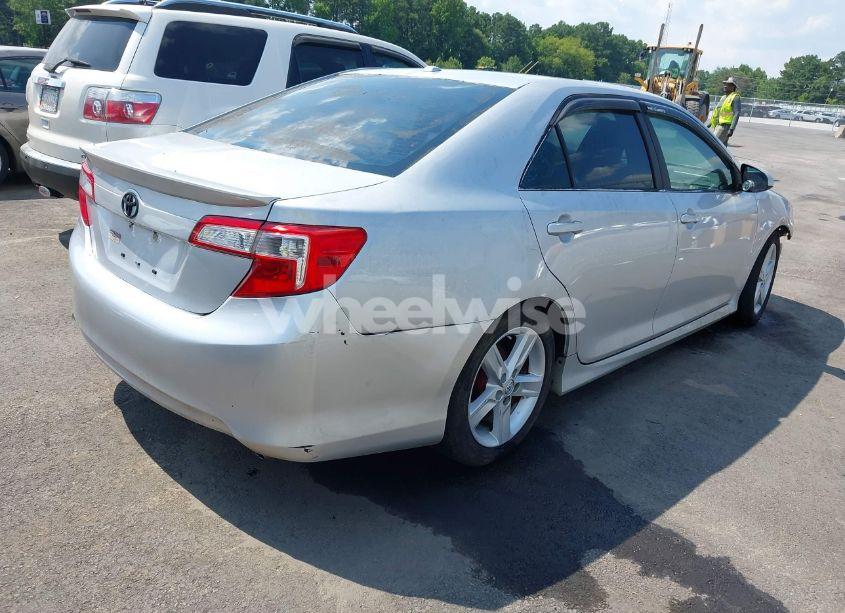 Photo 4 of 2014 Toyota Camry SE (VIN 4T1BF1FK7EU333782)