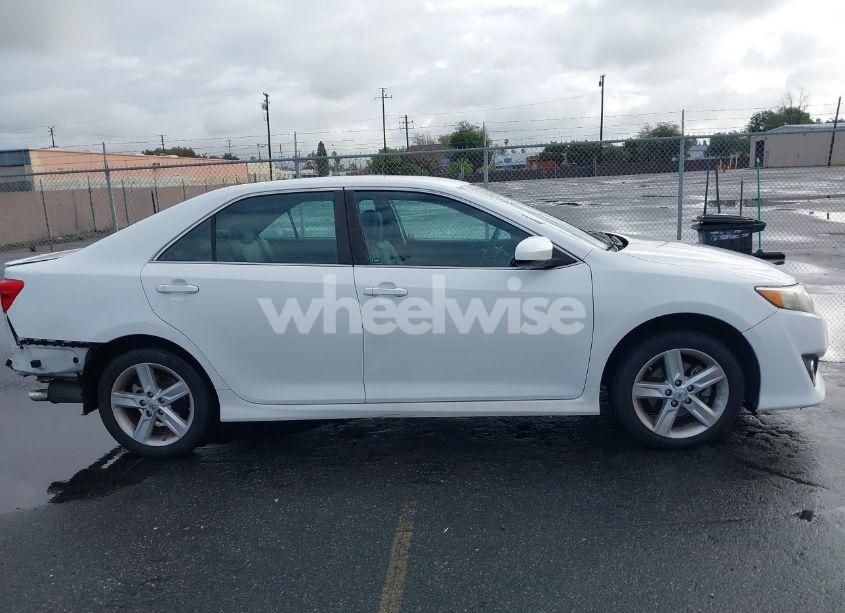 Photo 13 of 2014 Toyota Camry SE (VIN 4T1BF1FK7EU349772)