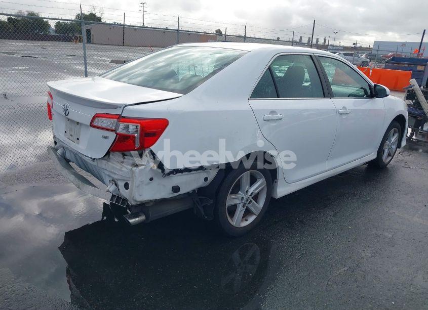 Photo 4 of 2014 Toyota Camry SE (VIN 4T1BF1FK7EU349772)