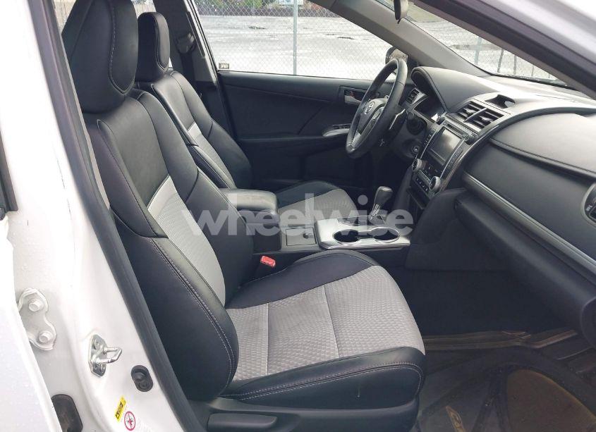 Photo 5 of 2014 Toyota Camry SE (VIN 4T1BF1FK7EU349772)