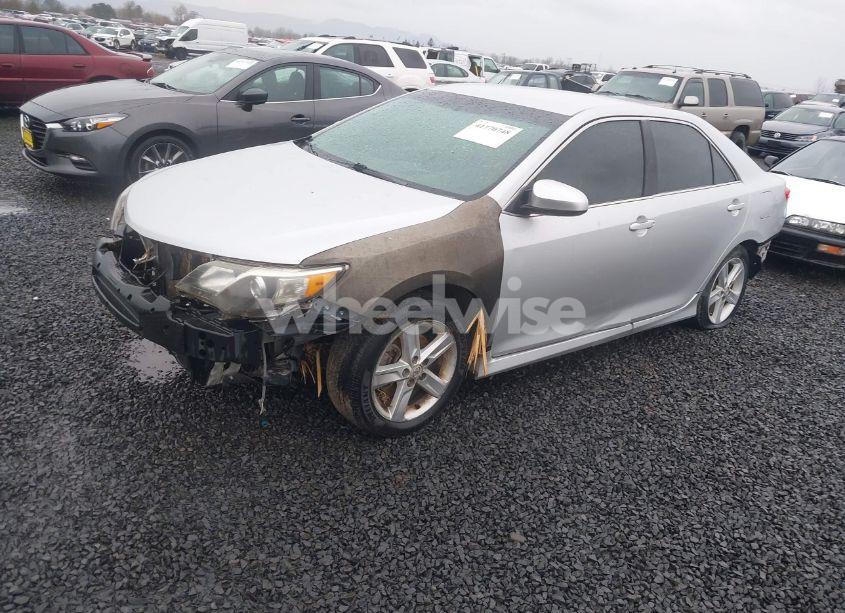 Photo 2 of 2014 Toyota Camry SE (VIN 4T1BF1FK7EU369861)