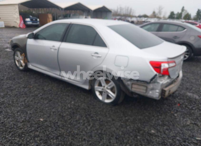 Photo 3 of 2014 Toyota Camry SE (VIN 4T1BF1FK7EU369861)