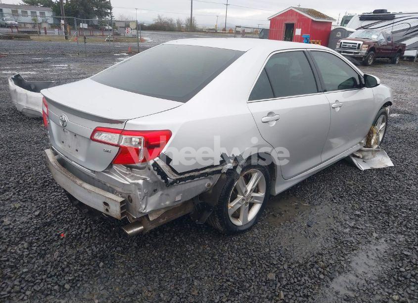 Photo 4 of 2014 Toyota Camry SE (VIN 4T1BF1FK7EU369861)