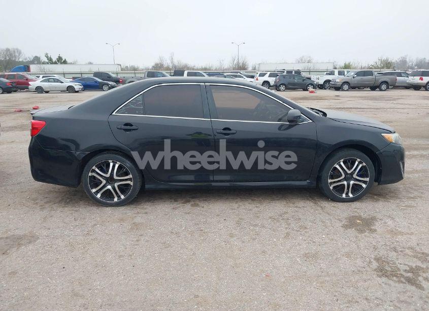 Photo 13 of 2014 Toyota Camry SE (VIN 4T1BF1FK7EU380195)