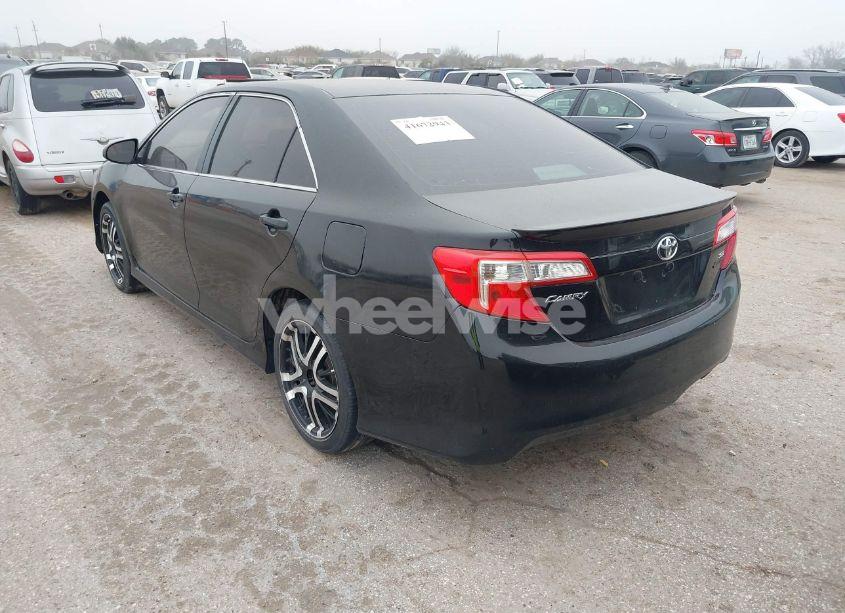 Photo 3 of 2014 Toyota Camry SE (VIN 4T1BF1FK7EU380195)