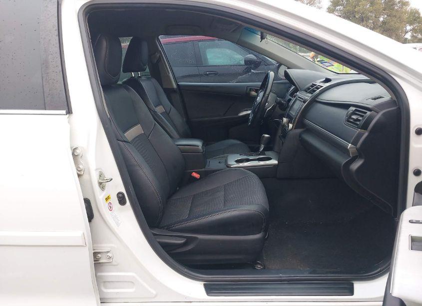 Photo 5 of 2014 Toyota Camry SE (VIN 4T1BF1FK7EU389723)