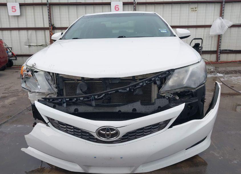 Photo 6 of 2014 Toyota Camry SE (VIN 4T1BF1FK7EU389723)