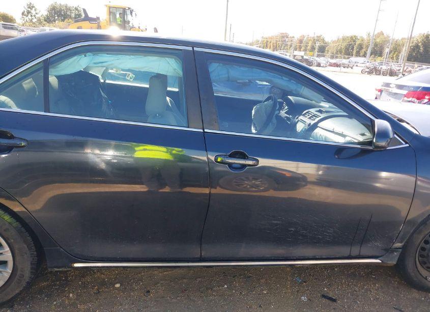 Photo 13 of 2014 Toyota Camry LE (VIN 4T1BF1FK7EU393593)