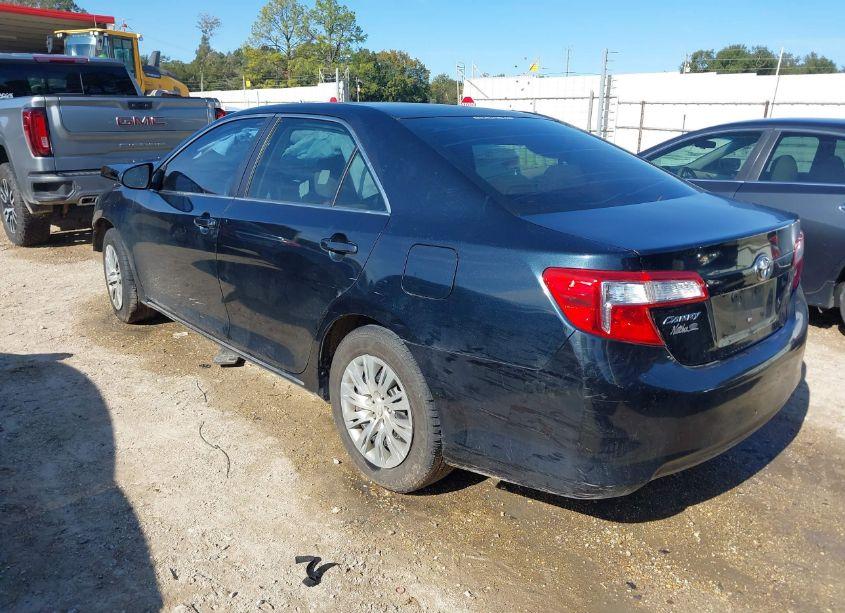 Photo 3 of 2014 Toyota Camry LE (VIN 4T1BF1FK7EU393593)