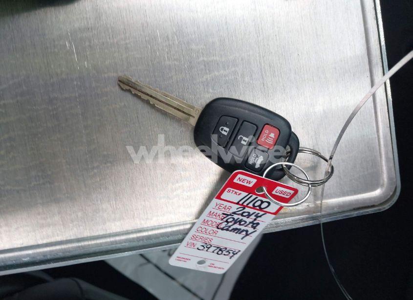 Photo 11 of 2014 Toyota Camry SE (VIN 4T1BF1FK7EU397854)