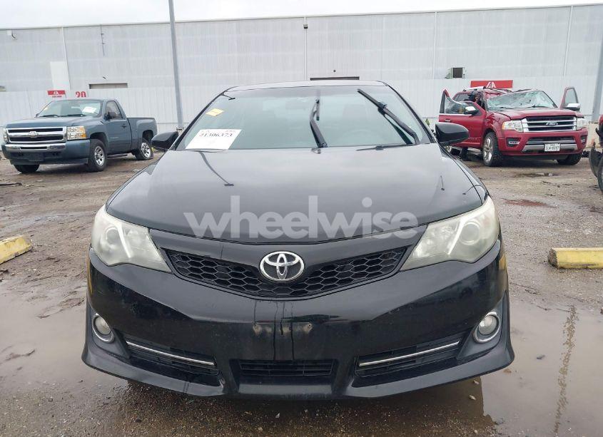 Photo 13 of 2014 Toyota Camry SE (VIN 4T1BF1FK7EU397854)