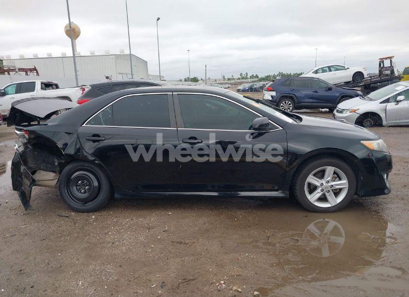 Photo 14 of 2014 Toyota Camry SE (VIN 4T1BF1FK7EU397854)