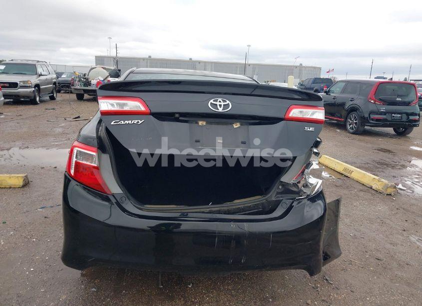 Photo 6 of 2014 Toyota Camry SE (VIN 4T1BF1FK7EU397854)