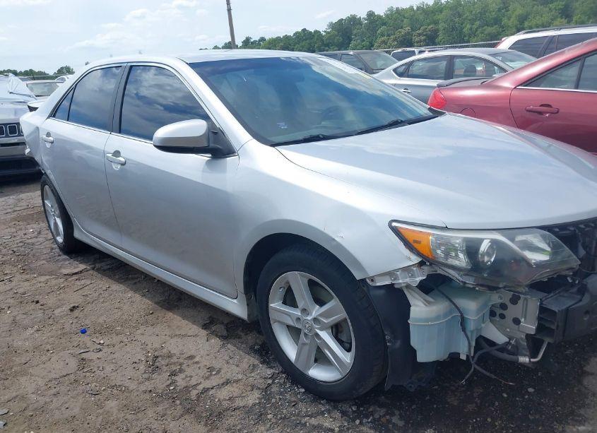 Photo 13 of 2014 Toyota Camry SE (VIN 4T1BF1FK7EU398129)