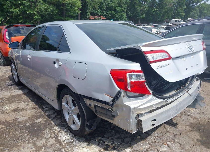 Photo 3 of 2014 Toyota Camry SE (VIN 4T1BF1FK7EU398129)