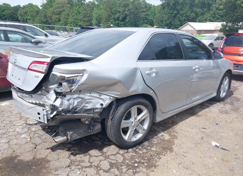 Photo 4 of 2014 Toyota Camry SE (VIN 4T1BF1FK7EU398129)