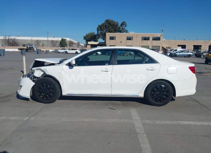 Photo 14 of 2014 Toyota Camry LE (VIN 4T1BF1FK7EU427435)