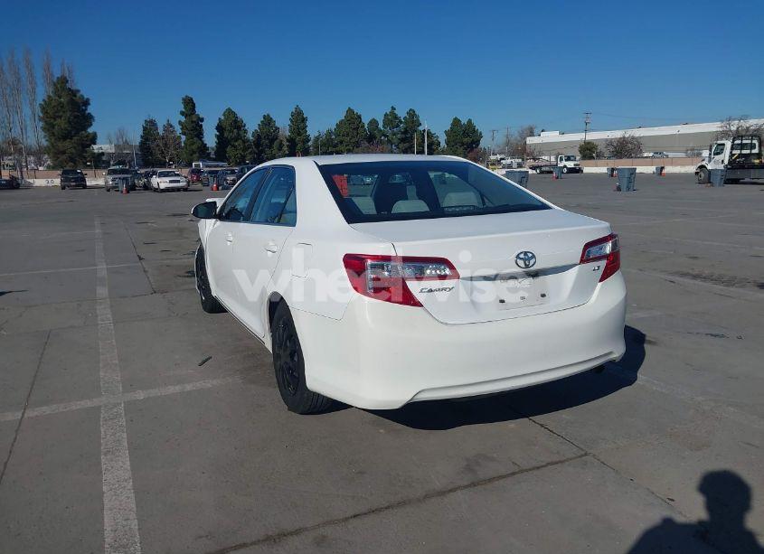 Photo 3 of 2014 Toyota Camry LE (VIN 4T1BF1FK7EU427435)