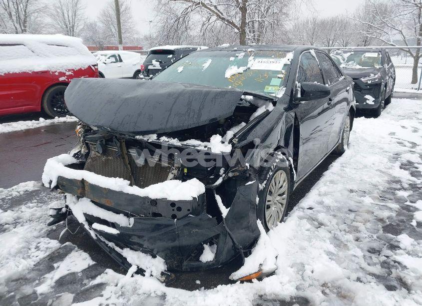 Photo 2 of 2014 Toyota Camry LE (VIN 4T1BF1FK7EU429749)