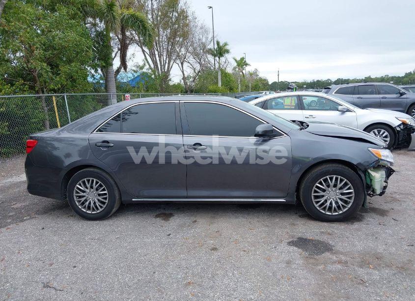 Photo 13 of 2014 Toyota Camry LE (VIN 4T1BF1FK7EU431467)