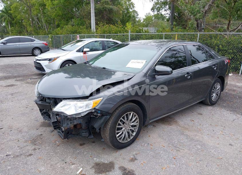 Photo 2 of 2014 Toyota Camry LE (VIN 4T1BF1FK7EU431467)
