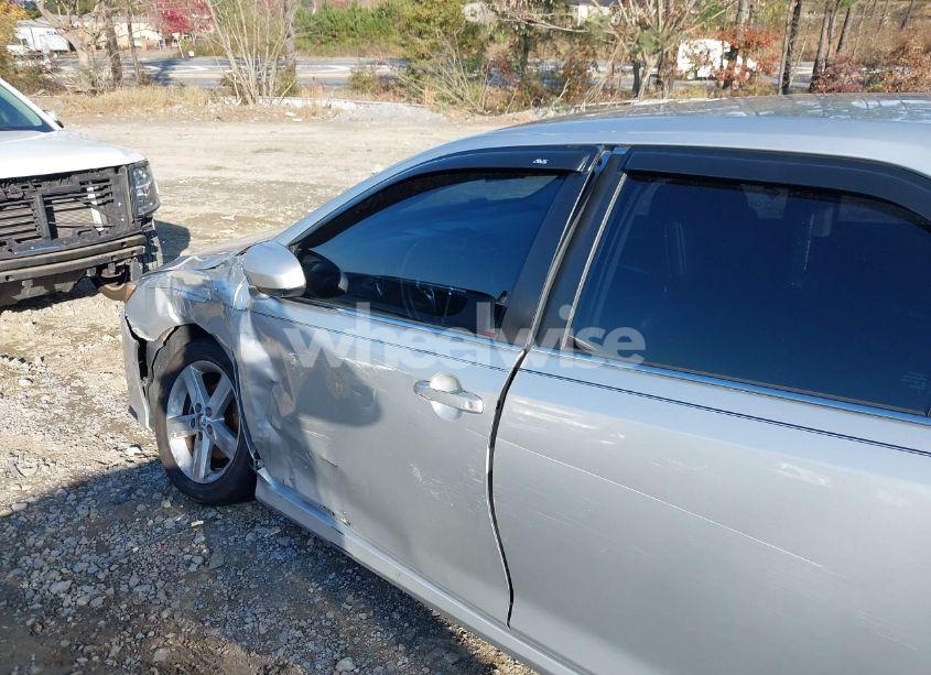 Photo 14 of 2014 Toyota Camry SE (VIN 4T1BF1FK7EU431565)