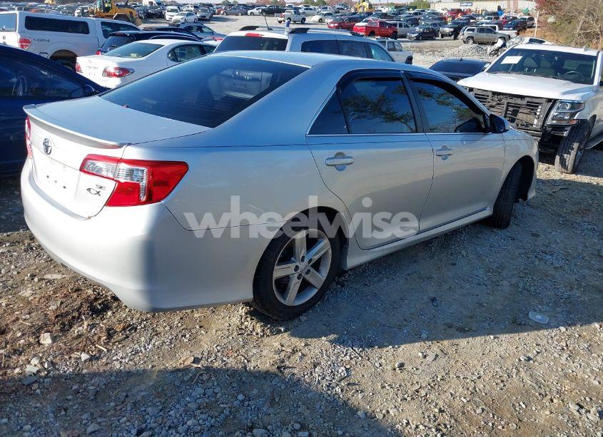 Photo 4 of 2014 Toyota Camry SE (VIN 4T1BF1FK7EU431565)