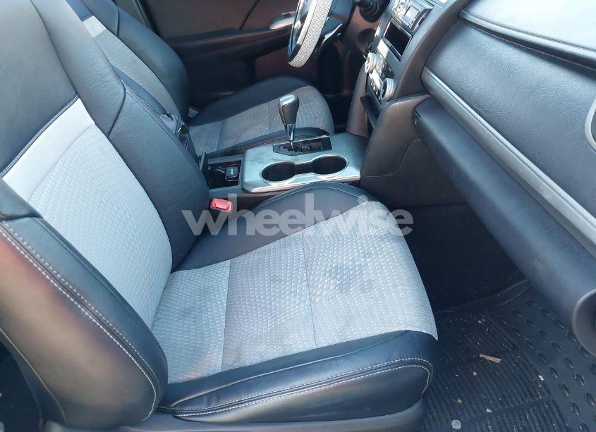 Photo 5 of 2014 Toyota Camry SE (VIN 4T1BF1FK7EU431565)