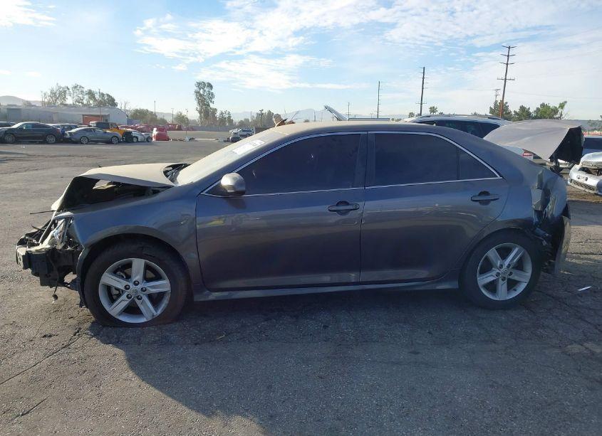 Photo 18 of 2014 Toyota Camry SE (VIN 4T1BF1FK7EU444834)