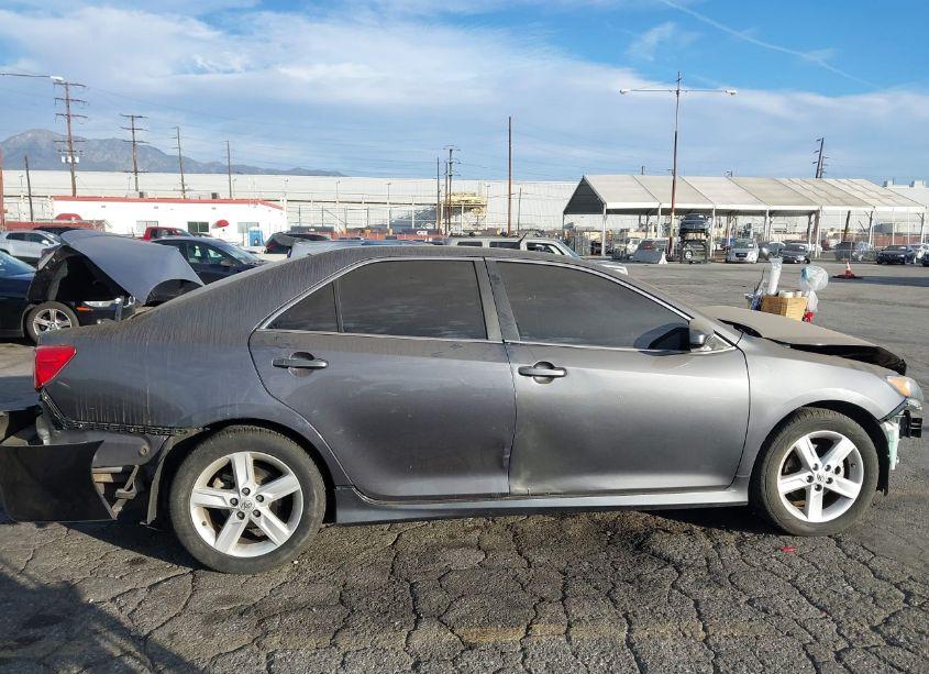 Photo 19 of 2014 Toyota Camry SE (VIN 4T1BF1FK7EU444834)