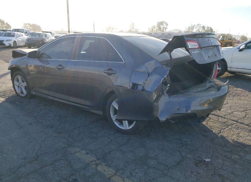 Photo 3 of 2014 Toyota Camry SE (VIN 4T1BF1FK7EU444834)