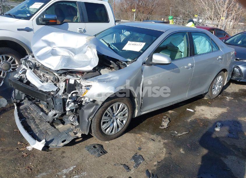 Photo 2 of 2014 Toyota Camry LE (VIN 4T1BF1FK7EU454201)