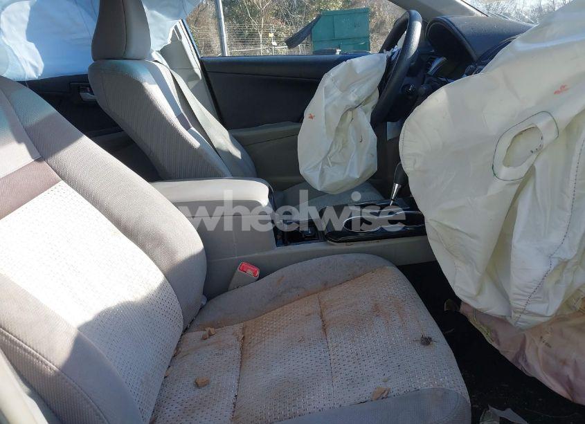 Photo 5 of 2014 Toyota Camry LE (VIN 4T1BF1FK7EU454201)