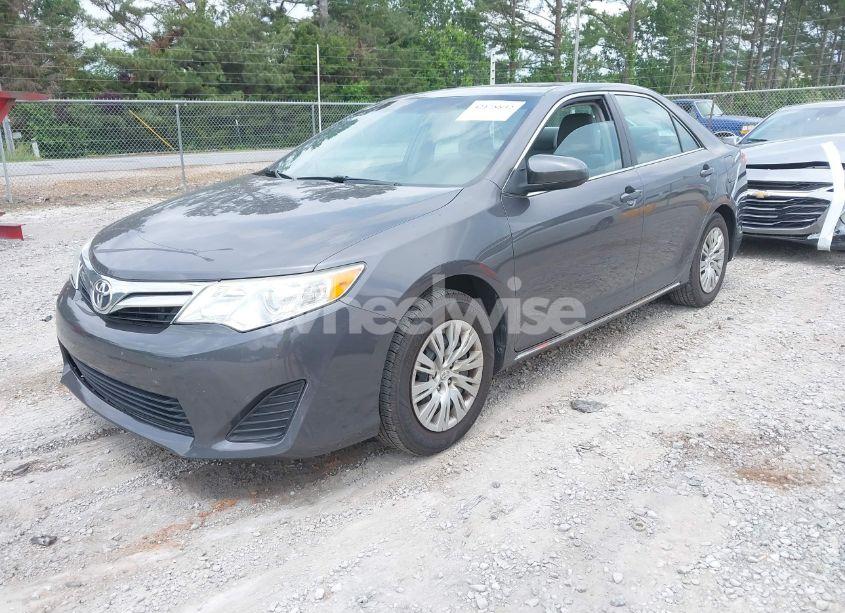Photo 2 of 2014 Toyota Camry LE (VIN 4T1BF1FK7EU464033)