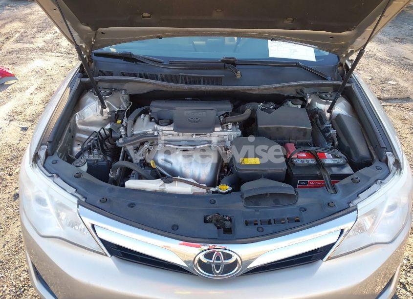Photo 10 of 2014 Toyota Camry LE (VIN 4T1BF1FK7EU471242)