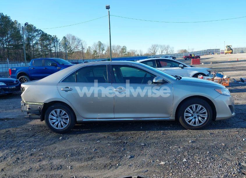 Photo 14 of 2014 Toyota Camry LE (VIN 4T1BF1FK7EU471242)